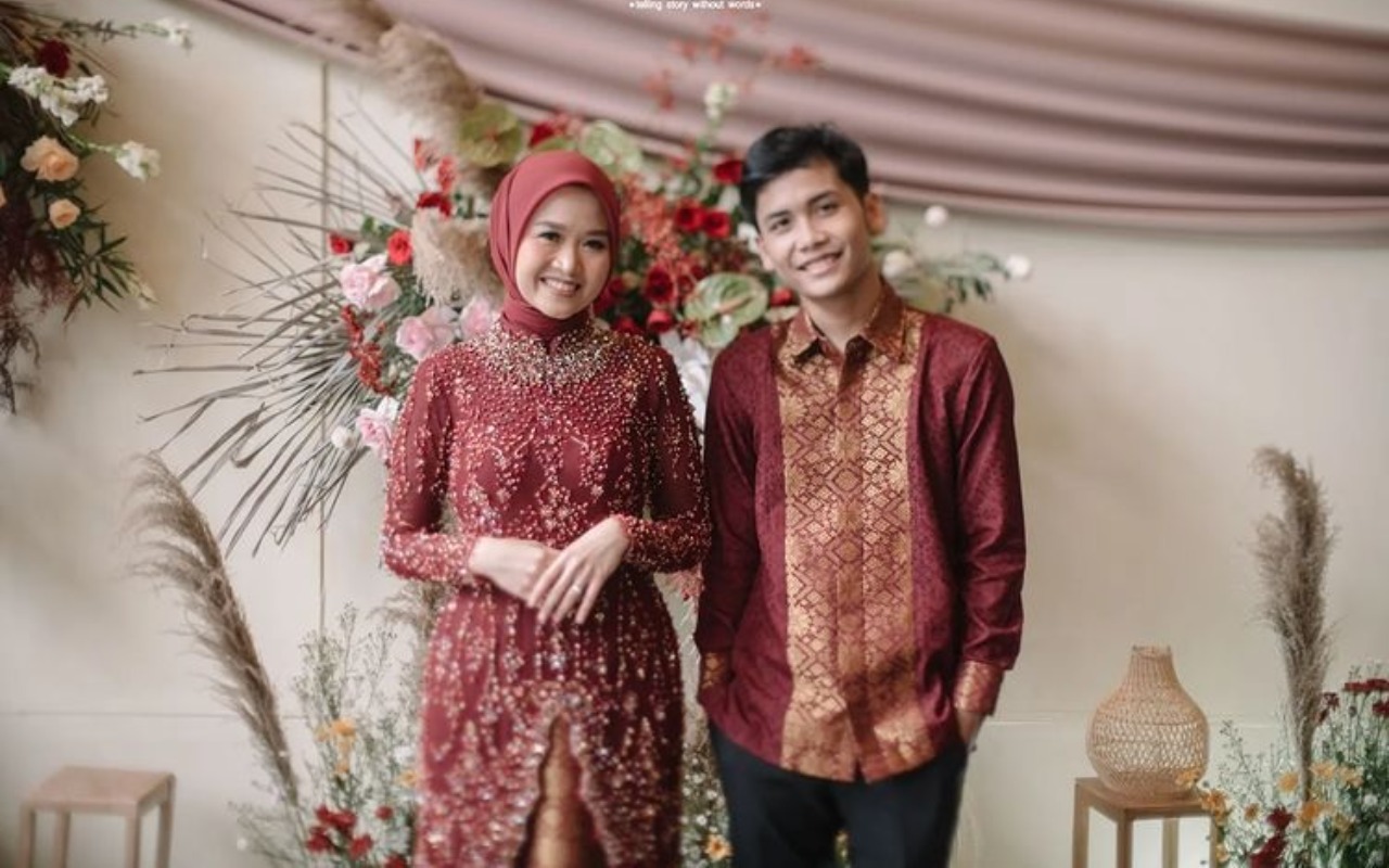 Menuju Halal, 7 Potret Bintang Emon dan Alca Octaviani Di Momen Pertunangan
