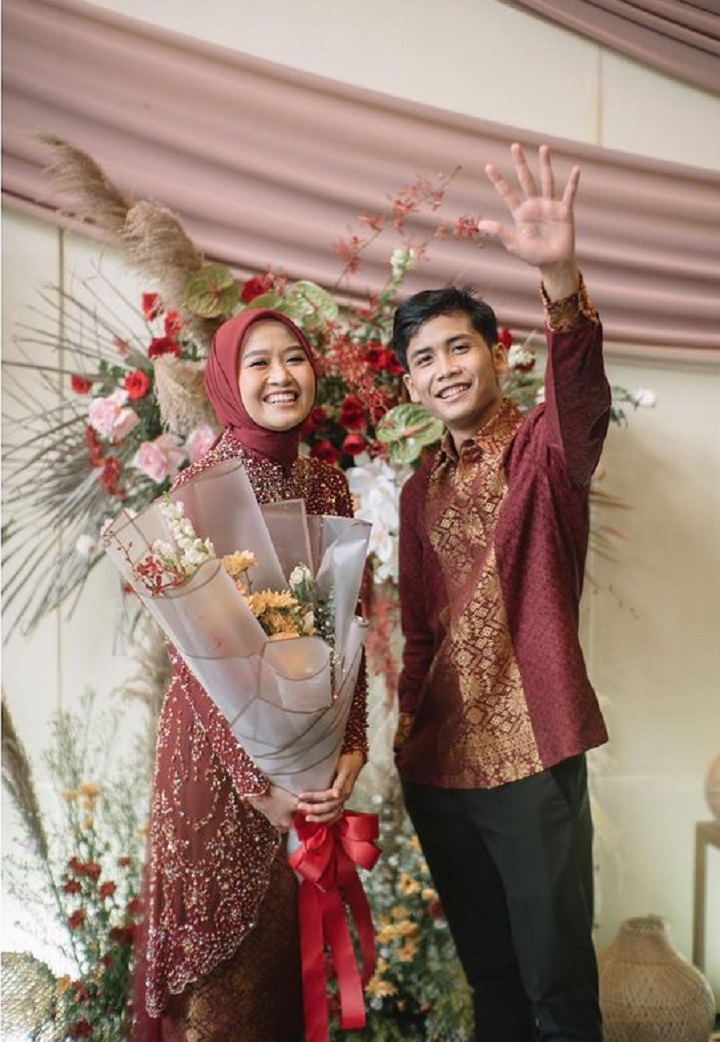 Pacar pertama kini menjadi calon istri