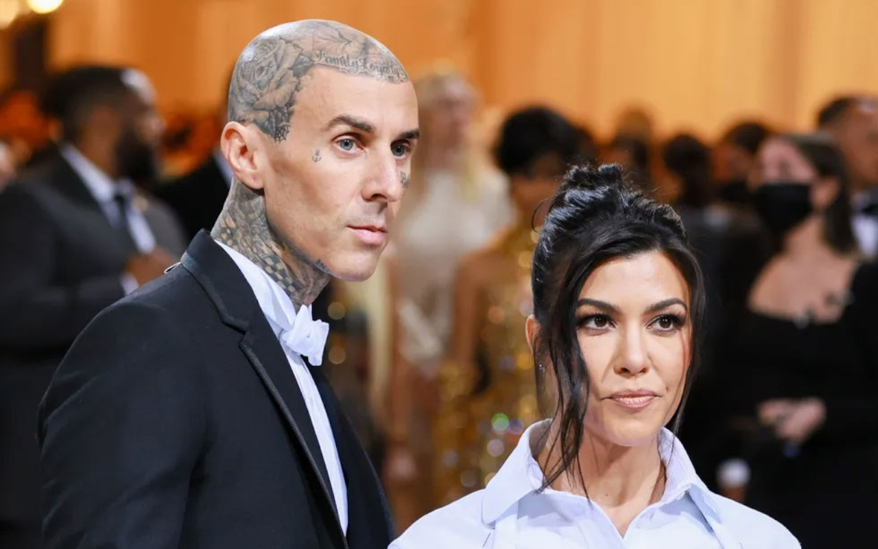 Selamat, Kourtney Kardashian dan Travis Barker Resmi Menikah