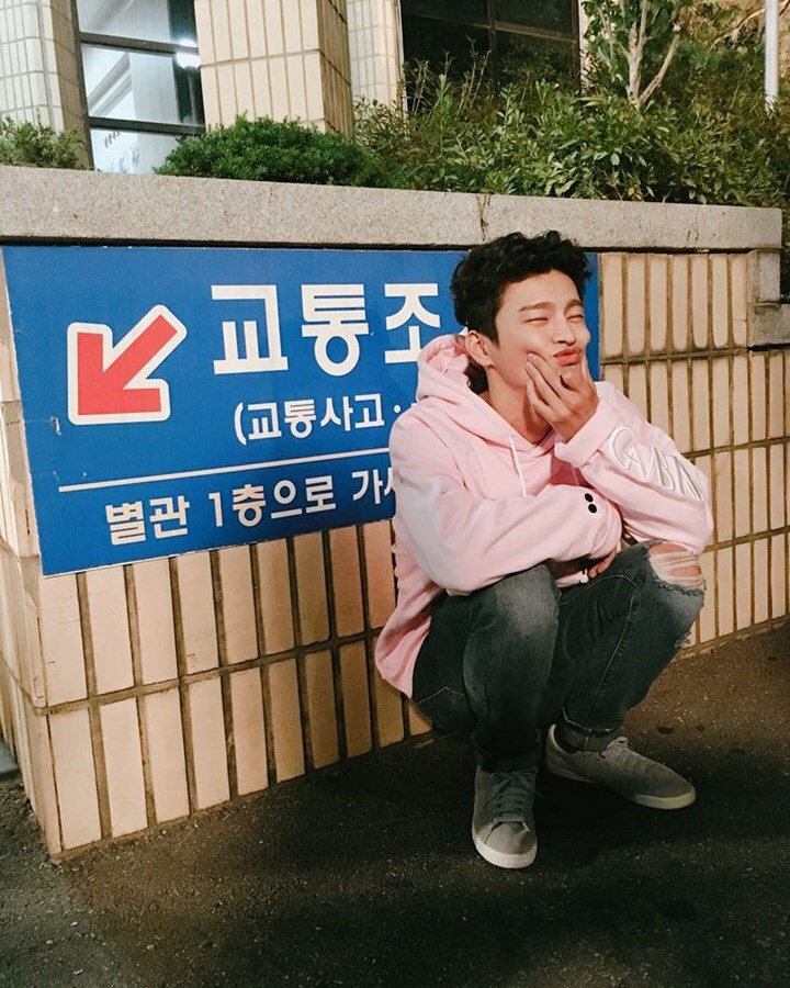 bertingkah imut