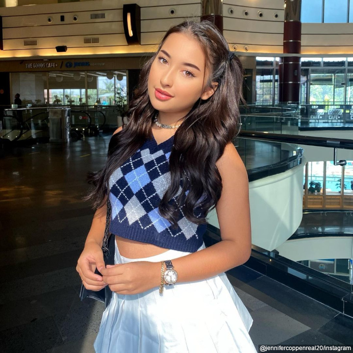 Tampil manis dengan <i>style girly</i>