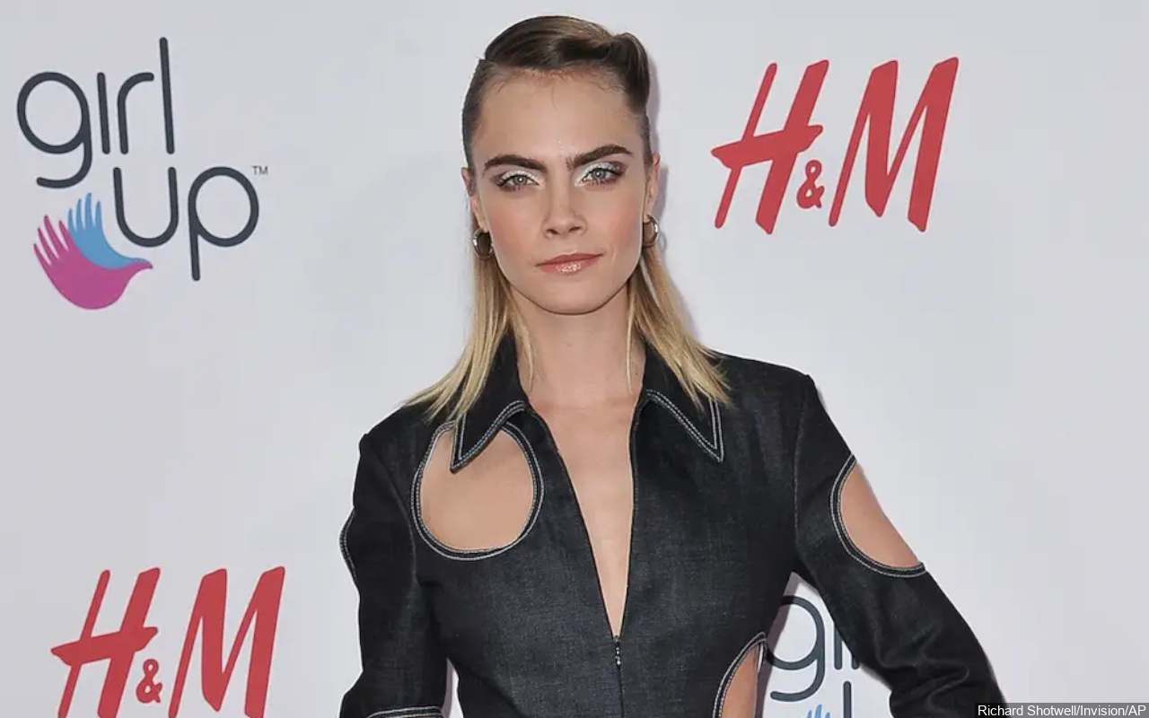 Sikap Delevingne Di Billboard Music Awards Dianggap Aneh Karena Hal Ini