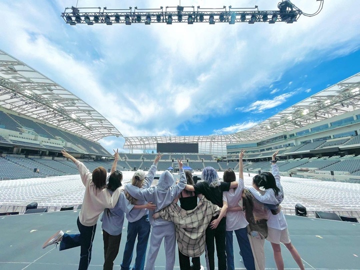Kebersamaan di Panggung Konser California