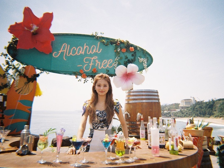 Tzuyu Dengan Vibes Tropical