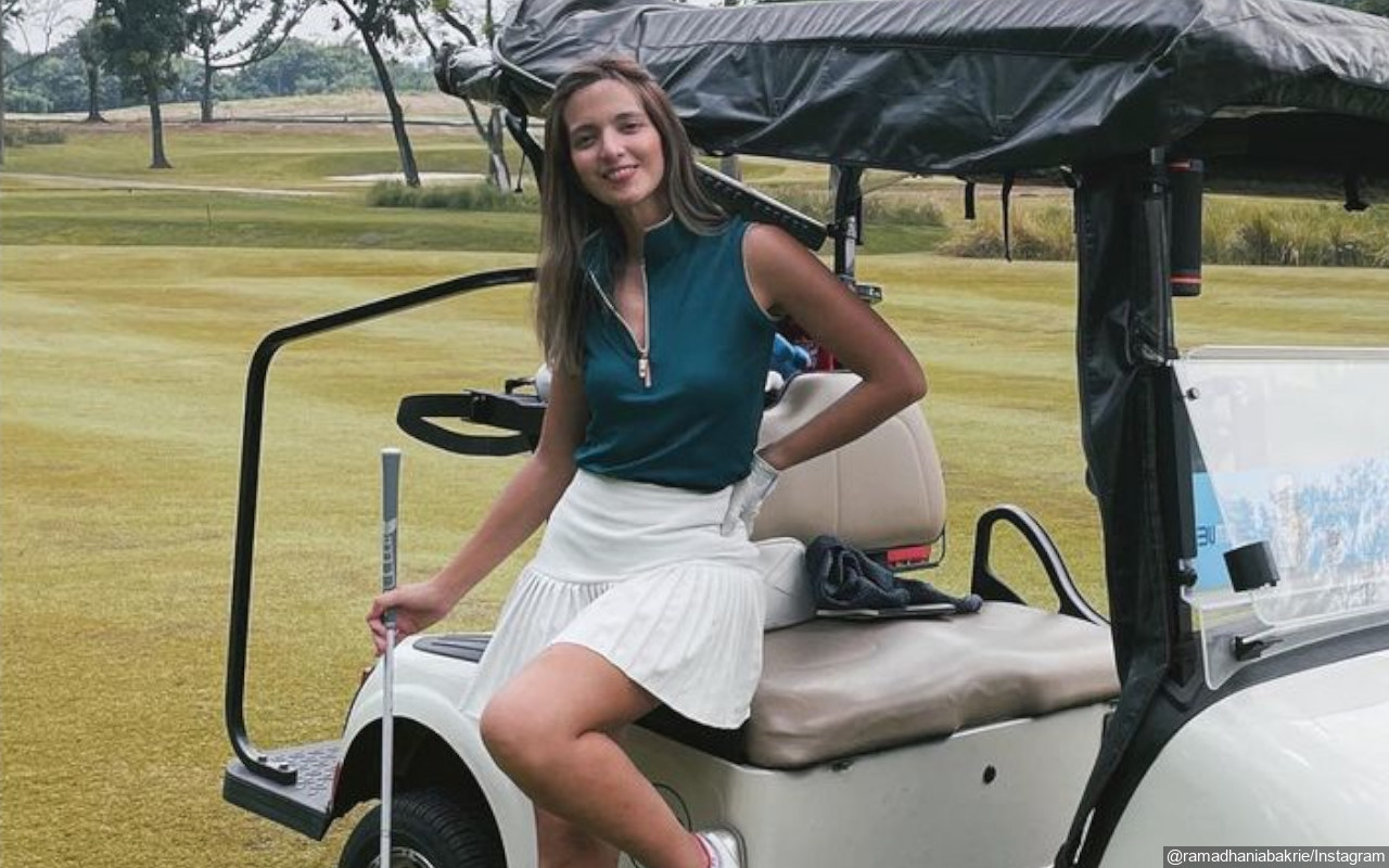Nia Ramadhani Pamer Foto Bareng Keluarga Bikin Adem, Gaya Pakaian Justru Dikritik?