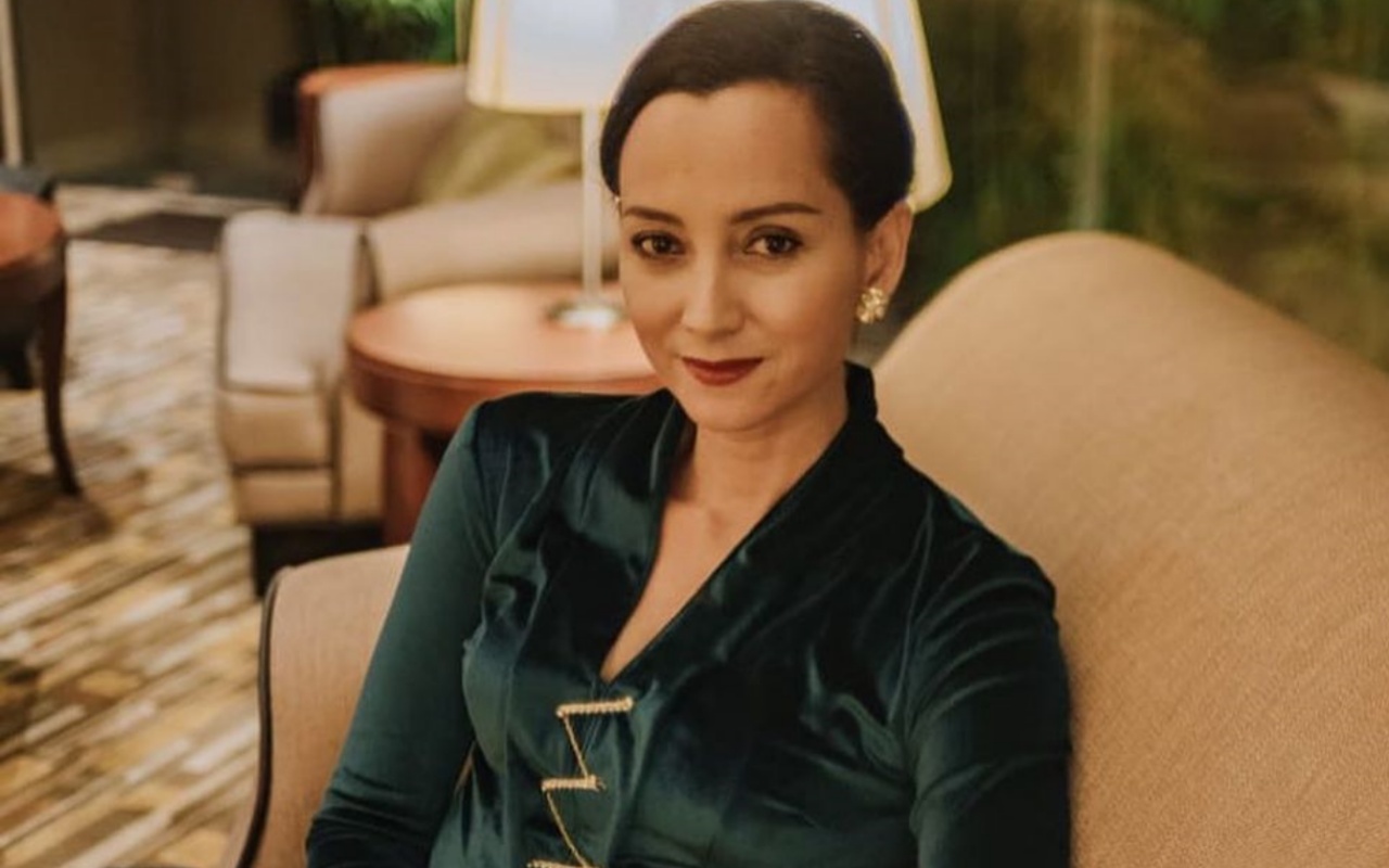 Karina Suwandi Pamer Potret Lawas Edisi 'Rambut Besar', Kecantikan 2 Aktris Ini Tak Kalah Disorot