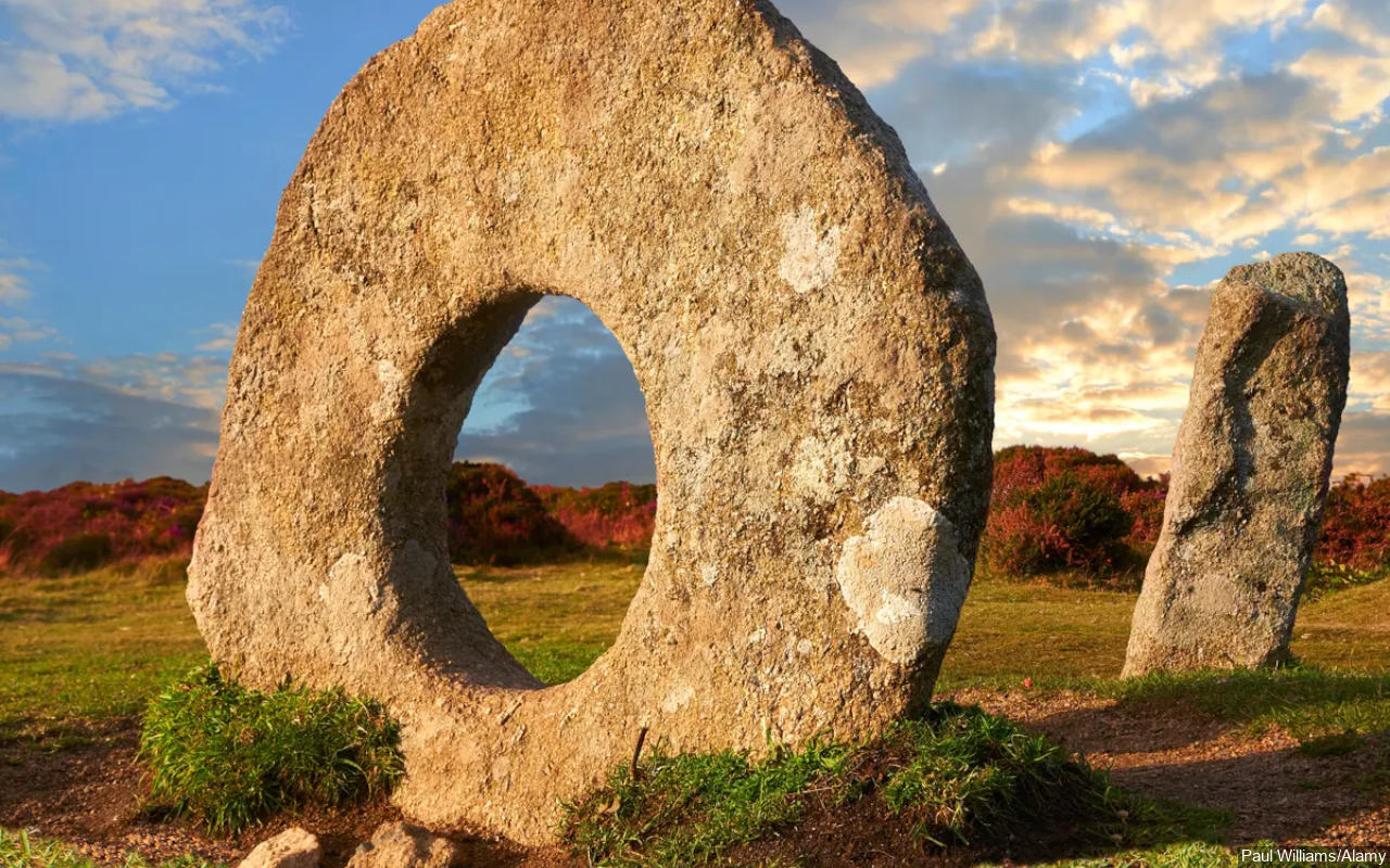 Lingkaran Batu Langka Ditemukan di Situs Ritual Prasejarah Cornwall, Para Ahli Percayai Hal Ini