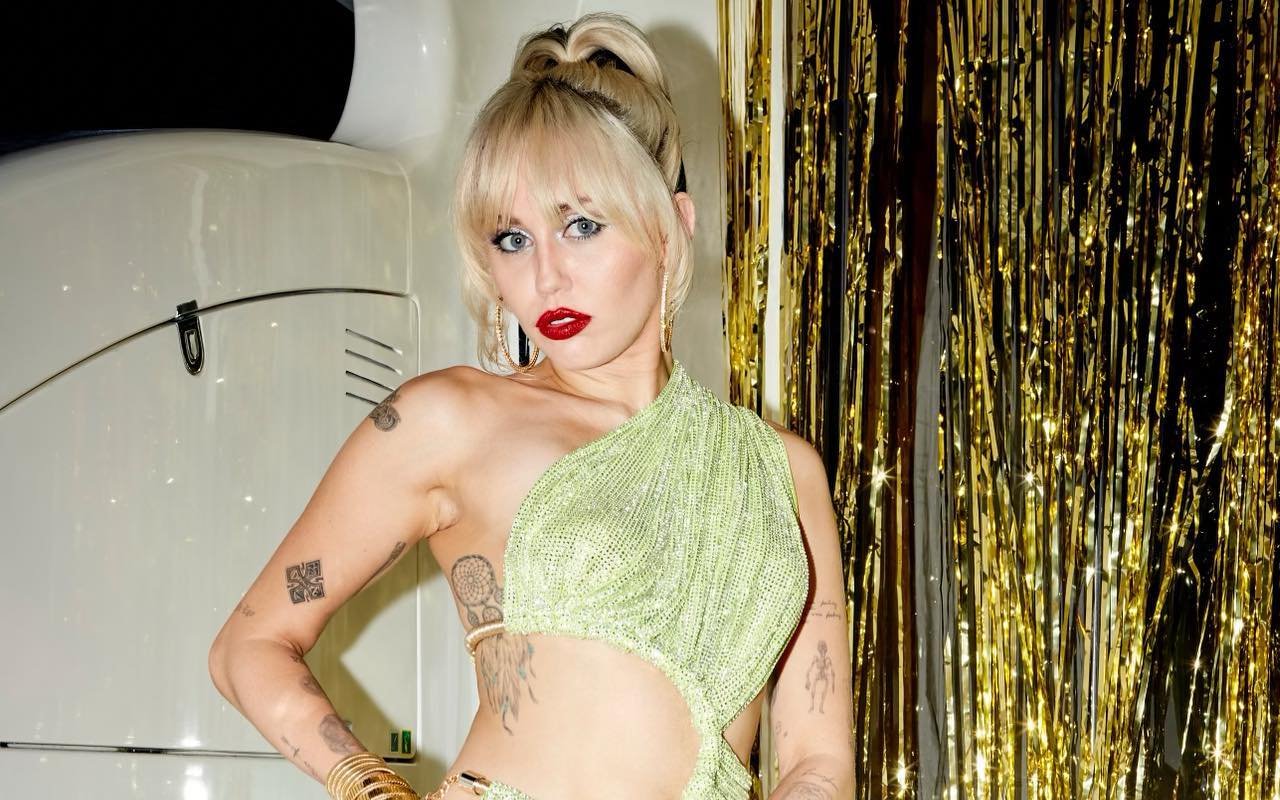 Miley Cyrus Akui Trauma Usai Pesawat Yang Ditumpanginya Alami Insiden Saat Mengudara
