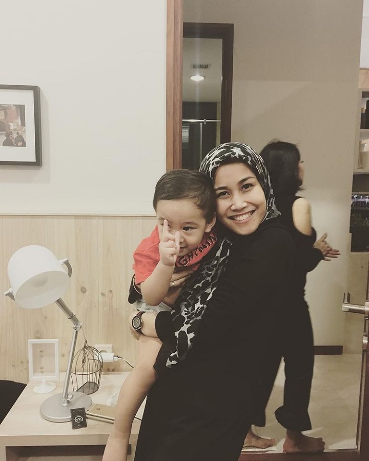  <i>Happy Rafathar</i> 