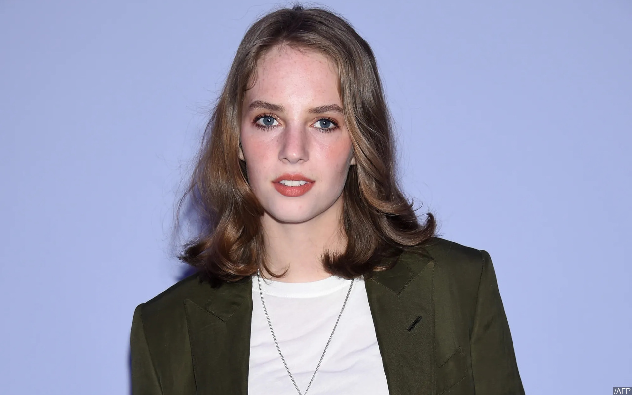 Maya Hawke Gabung Uma Thurman Sang Ibu di 'The Kill Room' Bareng Samuel L. Jackson