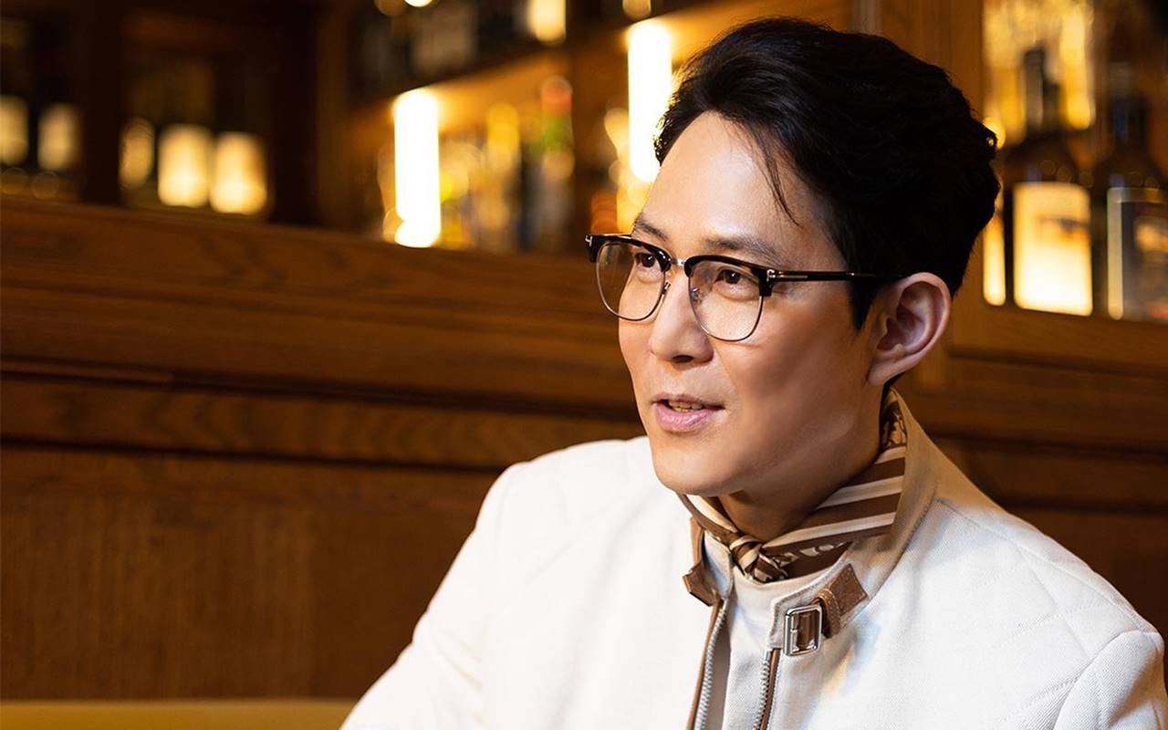 Lee Jung Jae Debut Sutradara, Pacar Setia Dampingi Pemutaran Film di Cannes Film Festival ke-75
