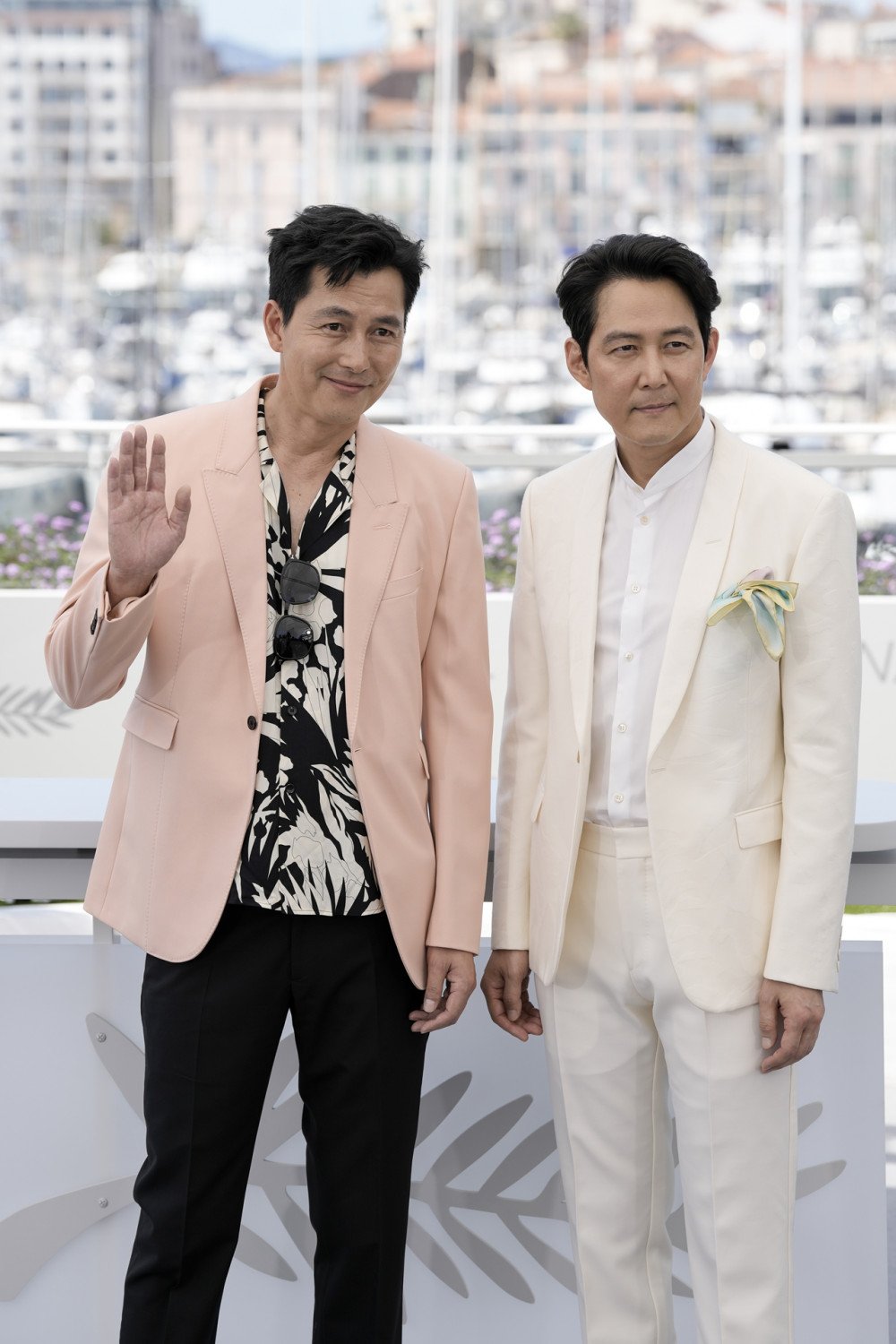 Duo Veteran Lee Jung Jae-Jung Woo Sung Pamer Chemsitry di 75th Cannes Film Festival
