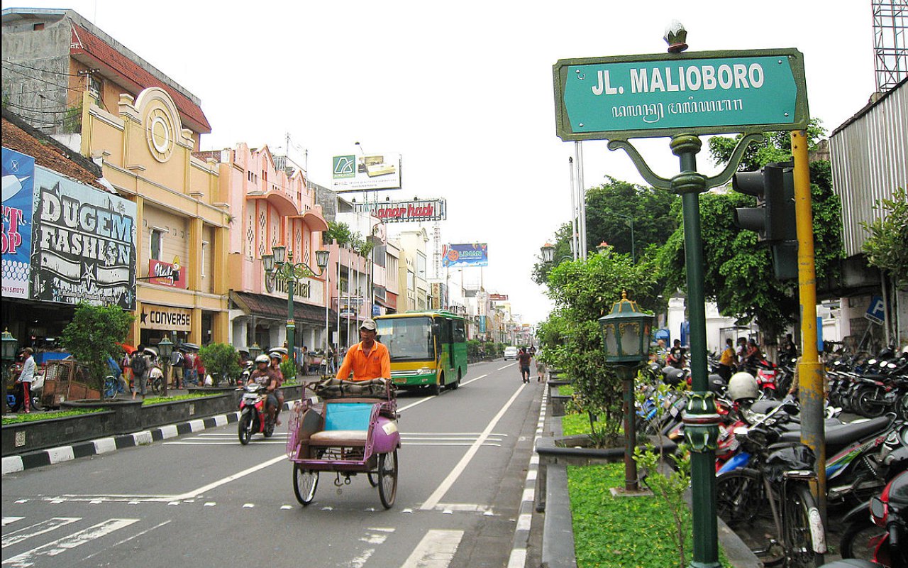 Pesan Sultan Untuk Pengunjung Kawasan Malioboro yang Hendak Lepas Masker