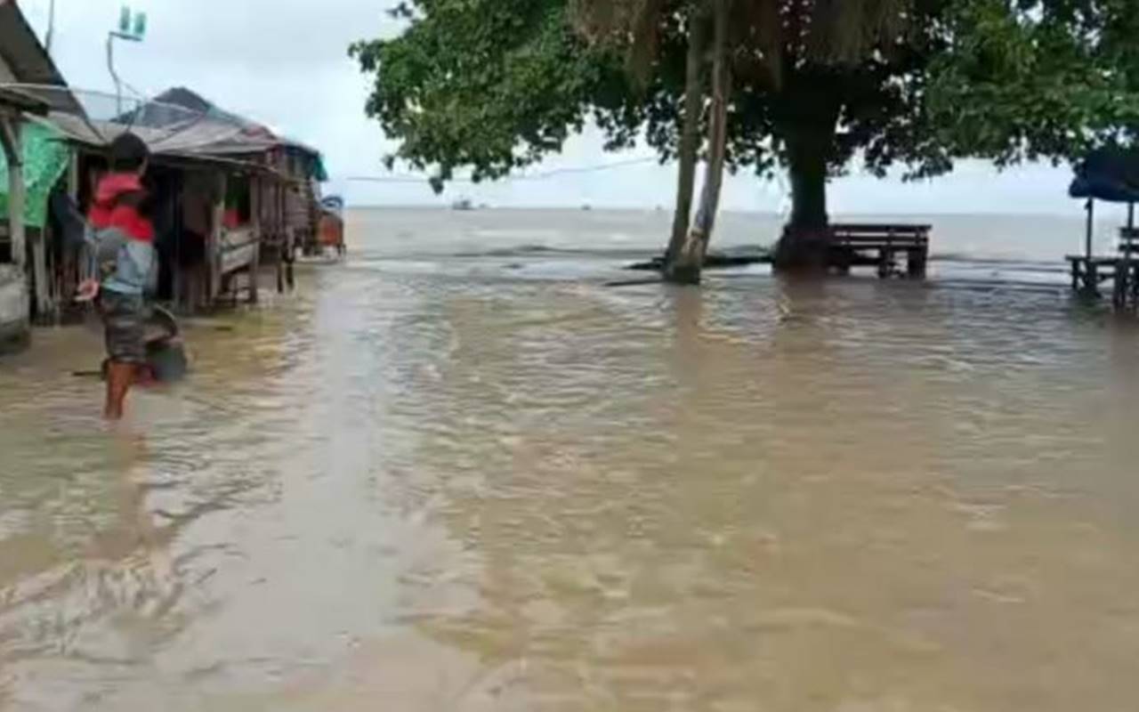 Perigee Disebut Jadi Penyebab Banjir Rob di Tanjung Emas Semarang, Apa Itu?