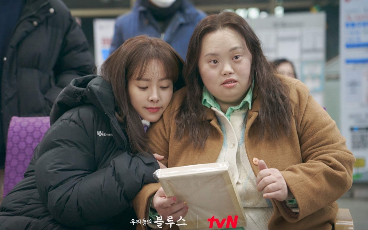 Pemeran Kakak Kembar Han Ji Min di 'Our Blues' Ternyata Asli Derita Down Sindrom