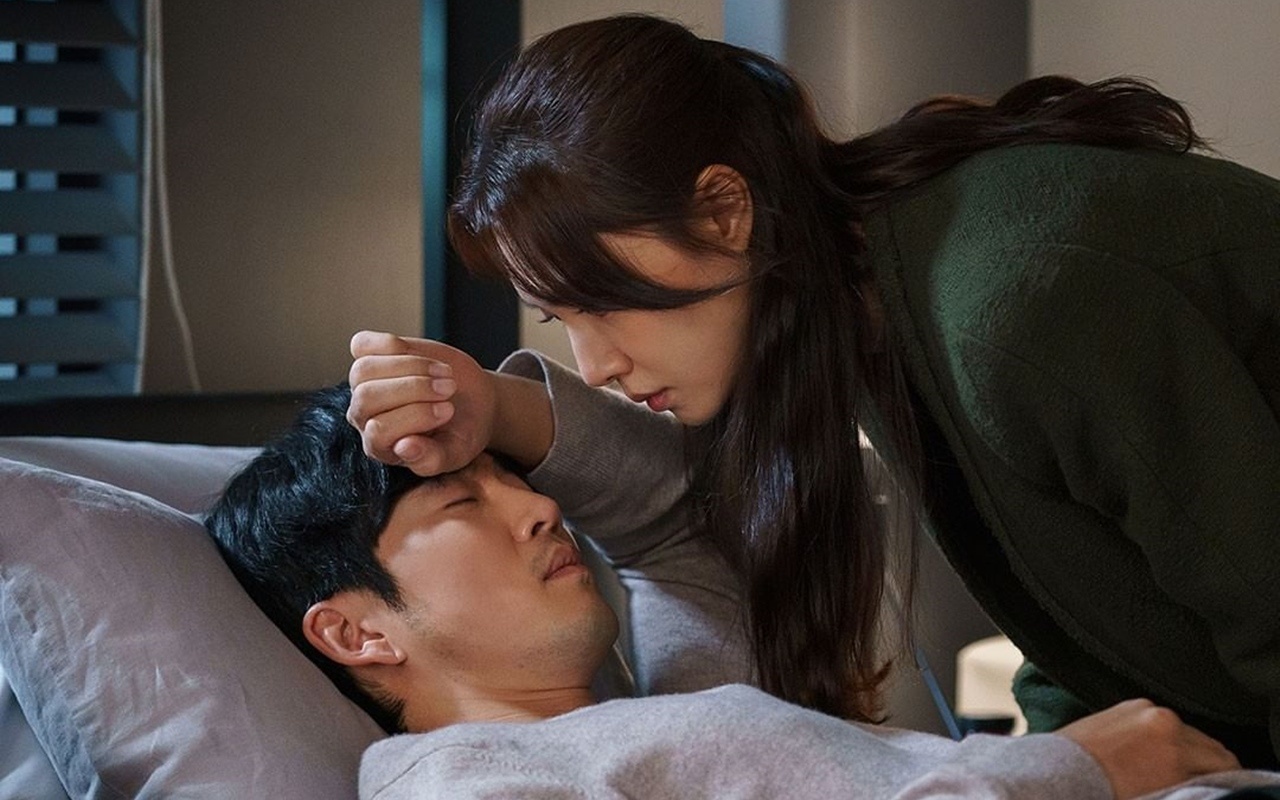 Seo Ji Hye & Yoon Kye Sang Beradegan Ranjang, Episode Perdana 'Kiss Sixth Sense' Dipuji