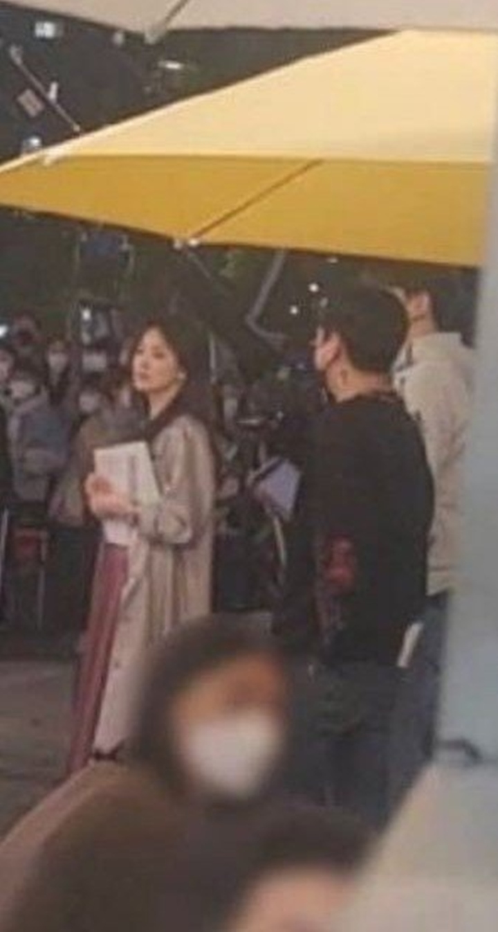 Visual Asli Song Hye Kyo Dari Foto Jepretan Orang Sungguh Tak Terduga
