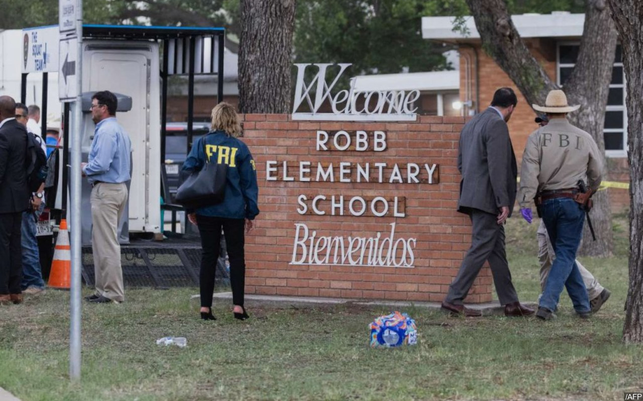 Penembakan di Sekolah Texas Tewaskan 21 Orang, Publik Sayangkan Aturan Longgar Kepemilikan Senjata?