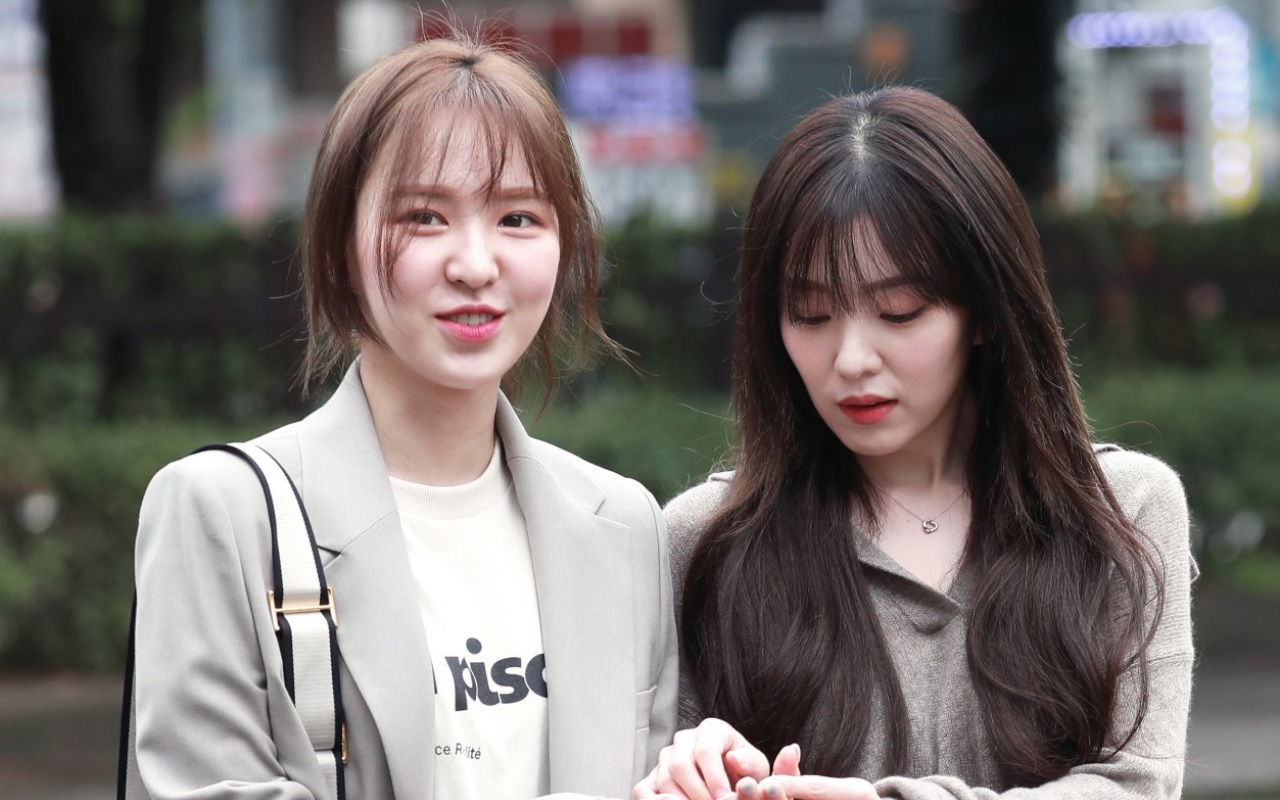 Irene dan Wendy Red Velvet Senang-Senang di Seoul Jazz Festival Sambil Minum Bir