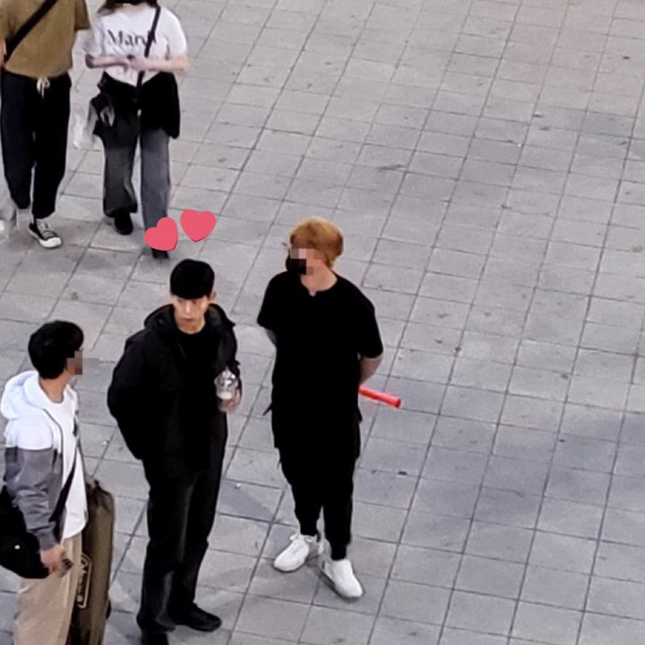 Taecyeon 2PM Kepergok Syuting \'Blind\', Gaya Rambut Unik Jadi Sorotan