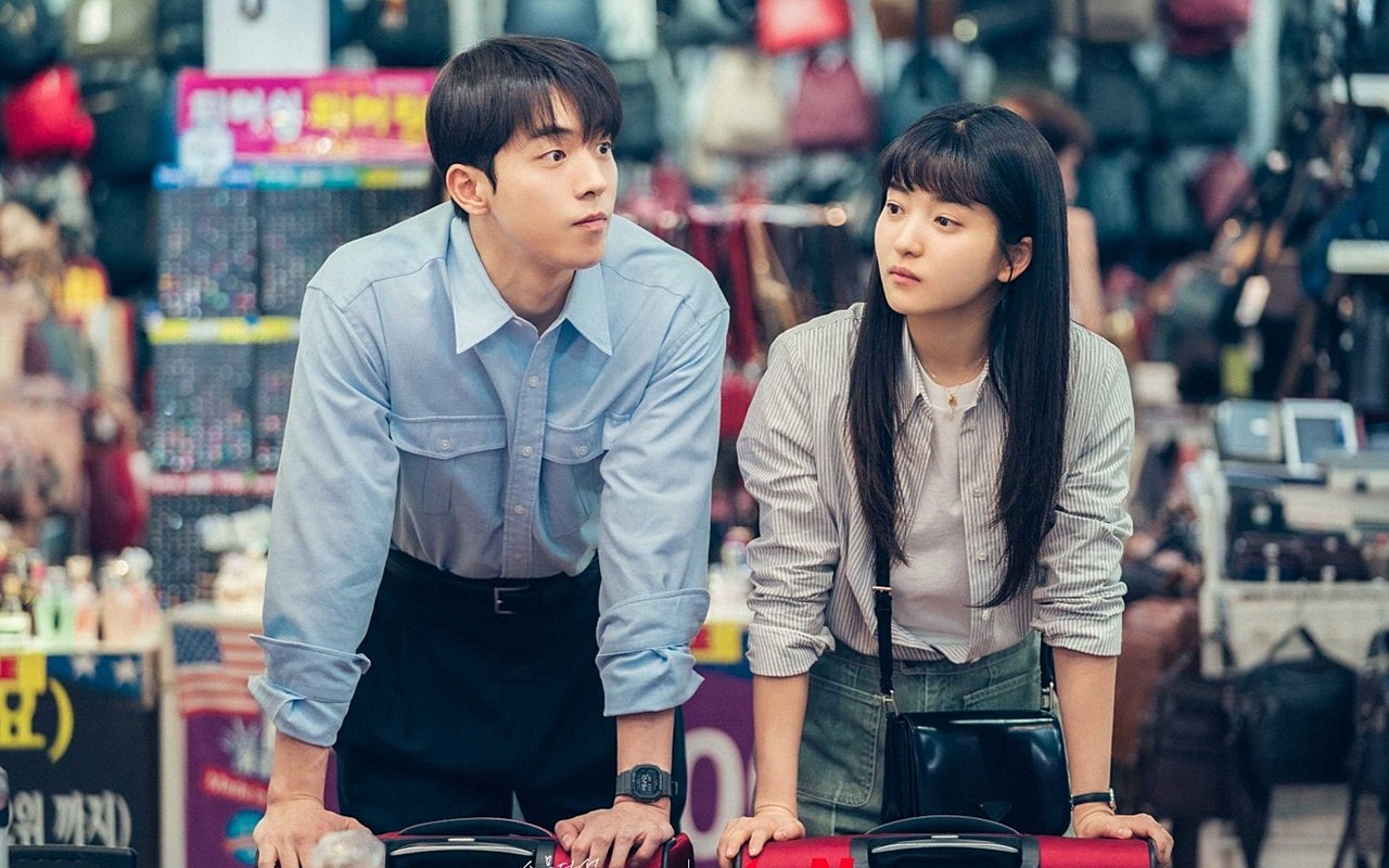 Kisah Asmara Kim Tae Ri & Nam Joo Hyuk 'Twenty-Five, Twenty-One' Ada di Dunia Nyata