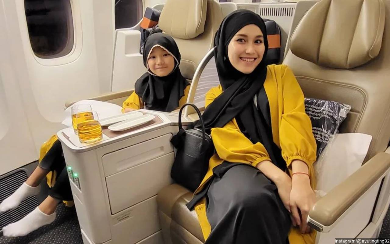 Ikut Umrah, Bilqis Putri Ayu Ting Ting Tetap Jalani Ujian Sekolah dari Tanah Suci Sampai Lakukan Ini