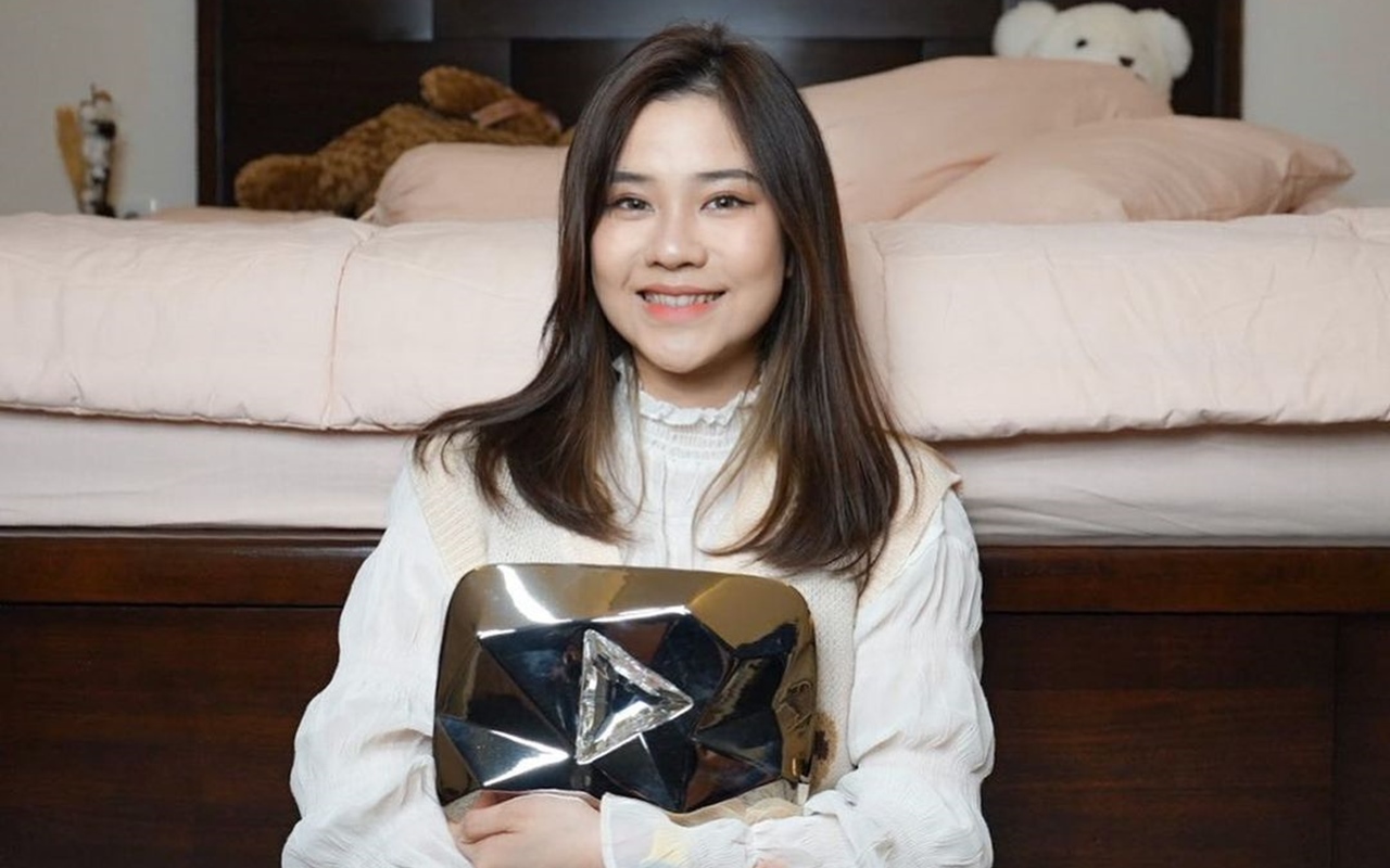 10 Potret Kamar Jessica Jane, Aesthetic Dan Lega Banget Buat Bikin Konten