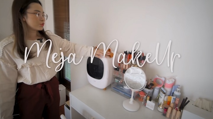 Meja Makeup