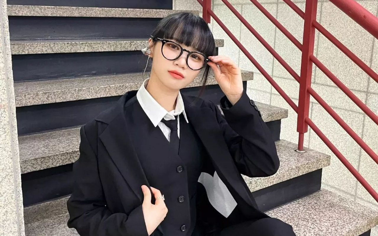 Kim Chaewon LE SSERAFIM Tunjukkan Penampilan Mengejutkan dengan Wajah No Makeup