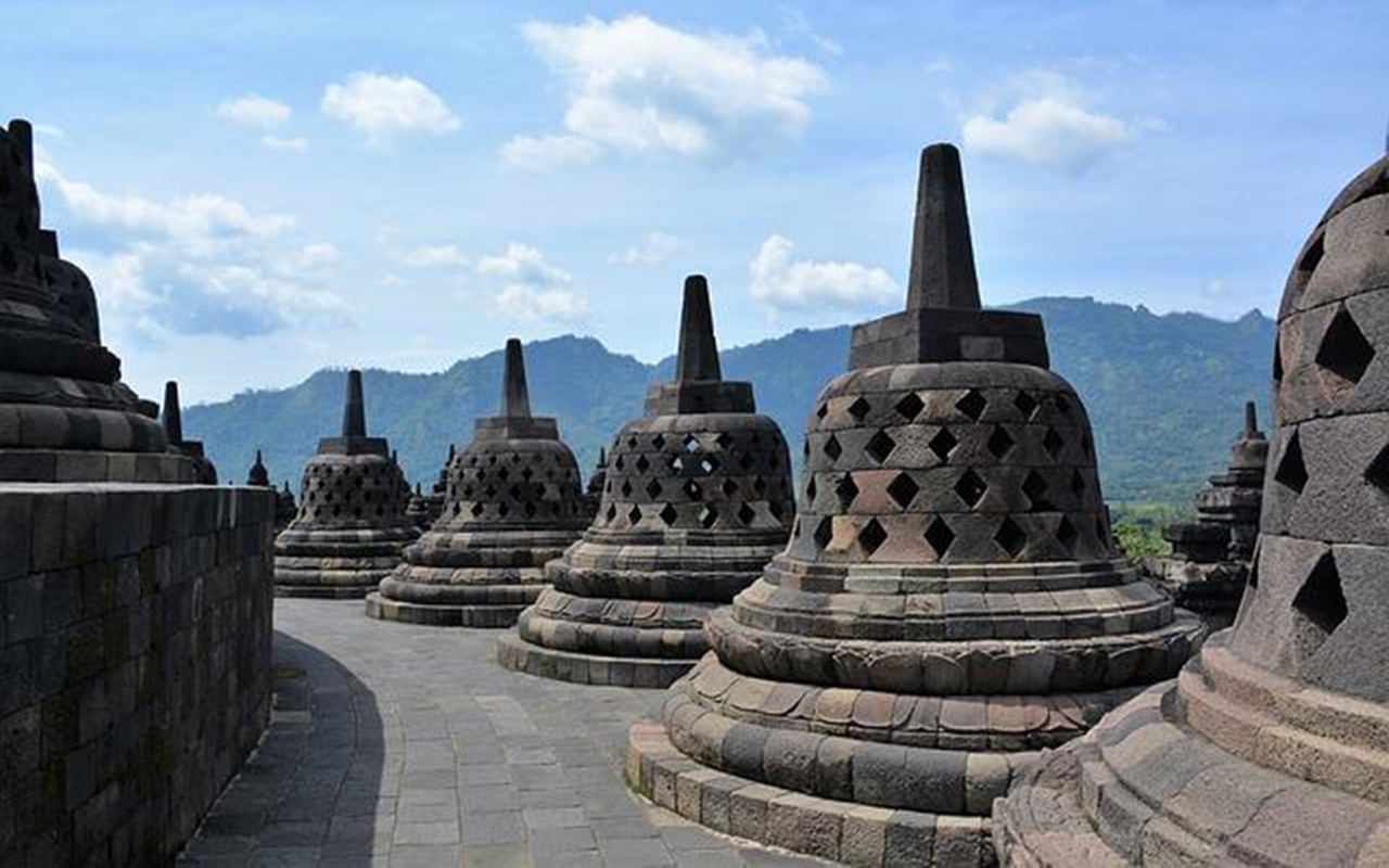 Rencana Tarif Rp 750 Ribu Dinilai Akan Sulitkan Umat Buddha Rakyat Kecil Untuk Naik Candi Borobudur