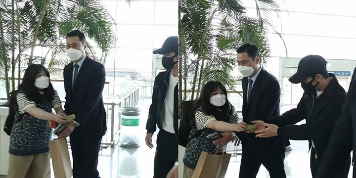 Manisnya Sikap Kim Soo Hyun Terima Hadiah Dari Fans Meski Terhalang Bodyguard