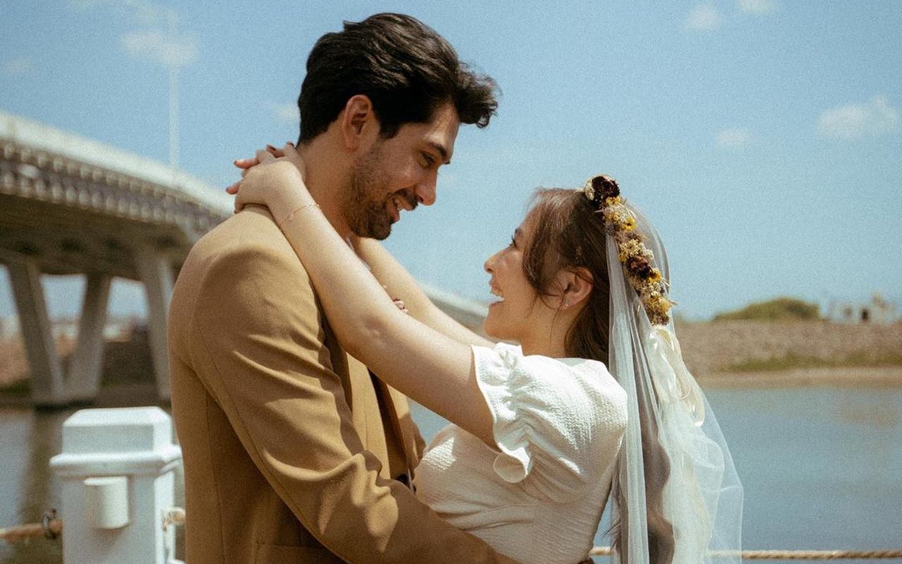 Romantis Abis! Prilly Latuconsina dan Reza Rahadian Jadi Pasangan Pengantin Baru di 'Dear Love'