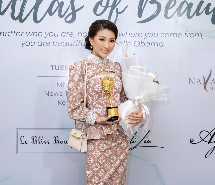 Wanita Karier Berprestasi