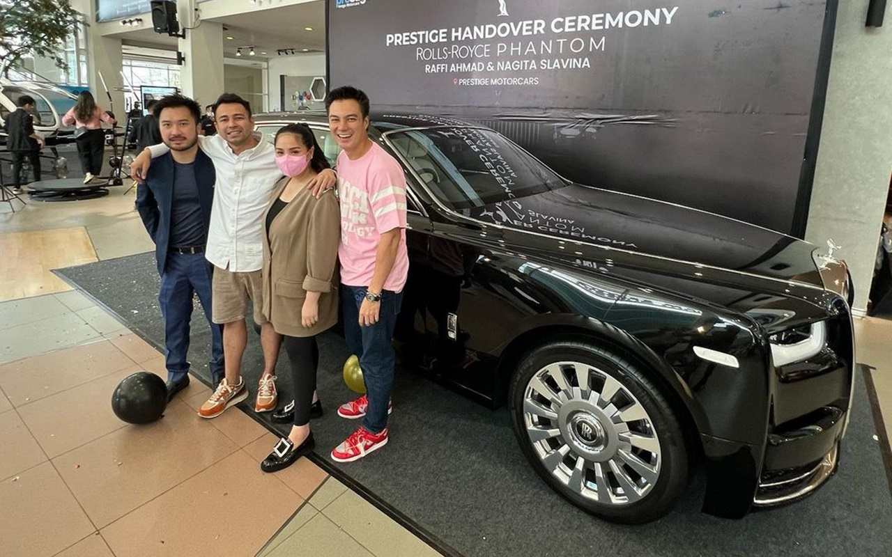 Raffi Ahmad Hadiahi Nagita Slavina Rolls Royce 20 Miliar, Ungkit Kerja Halal
