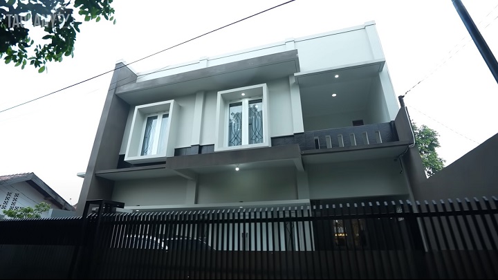 Ruumah Dua Lantai