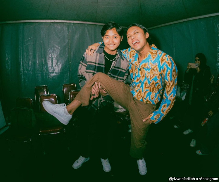 <i>Sibling Goals</i>