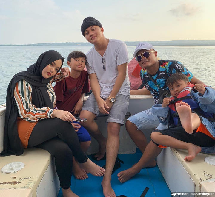  Momen Liburan Bareng