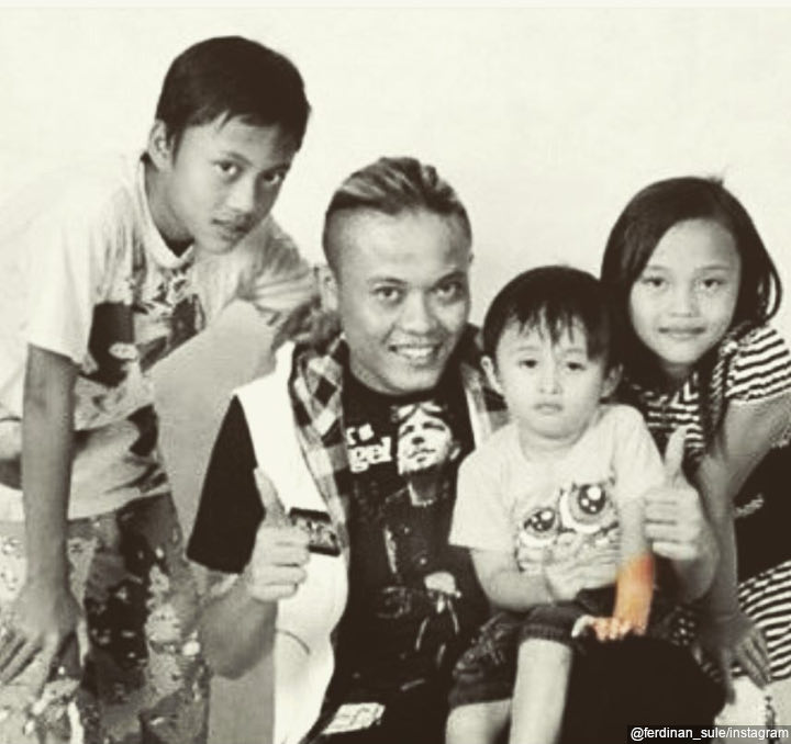 Potret Masa Kecil Bersama