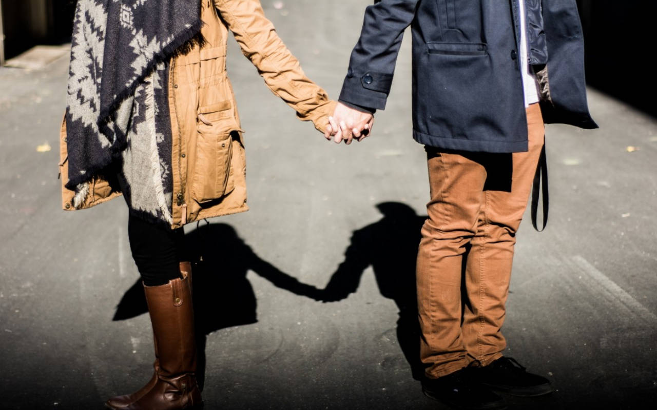 Kerap Menghantui Pasangan, Kenali Penyebab Munculnya Pocketing Relationship