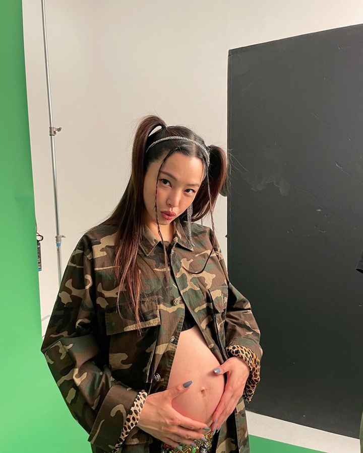 Honey Lee Berbadan Dua