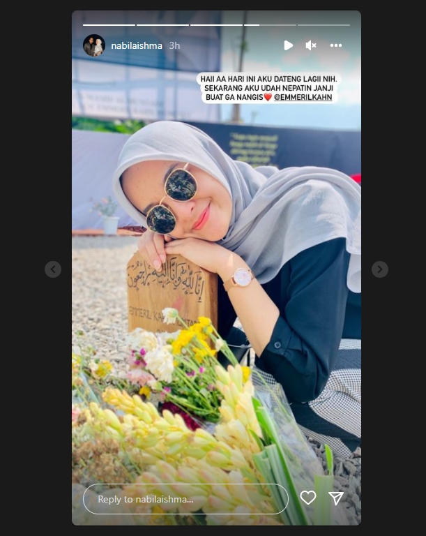 Ziarah, Nabila Ishma Peluk Nisan Eril Sekaligus Ngaku Sudah Tepati Janji Ini