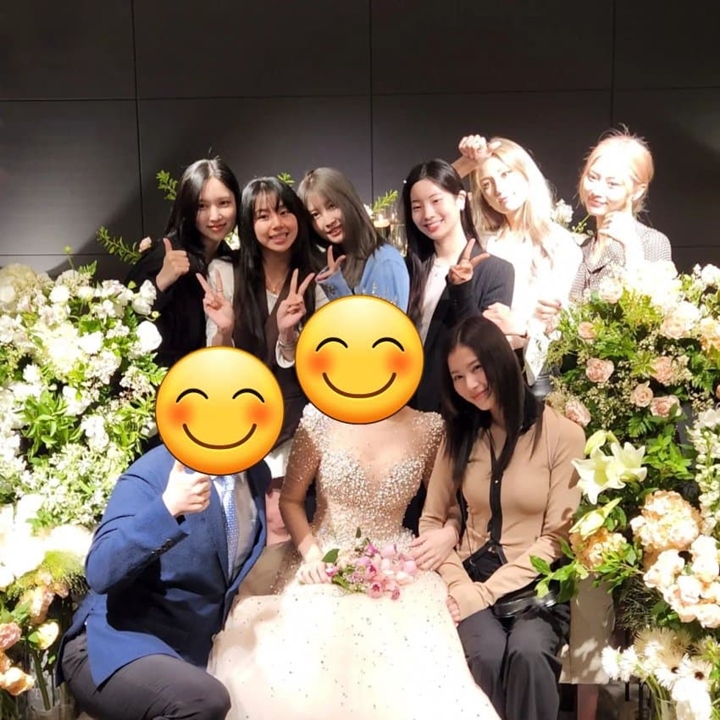  TWICE dan Jeon Somi Foto Bareng Saat Hadiri Pernikahan Staf, Netizen Komentar Begini TWICE dan Jeon Somi Foto Bareng Saat Hadiri Pernikahan Staf, Netizen Komentar Begini TWICE dan Jeon Somi Foto Bareng Saat Hadiri Pernikahan Staf, Netizen Komentar Begini