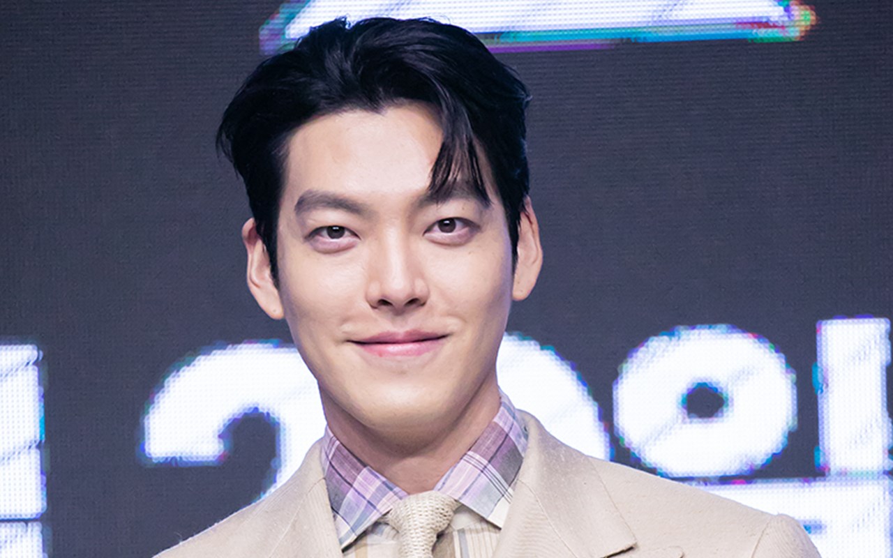 Antusias Kerja Bareng, Sutradara Beri Pujian Selangit pada Akting Kim Woo Bin di 'Alienoid'