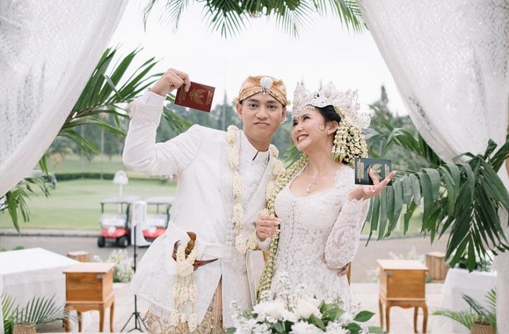 Resmi Menjadi Pasangan Suami Istri