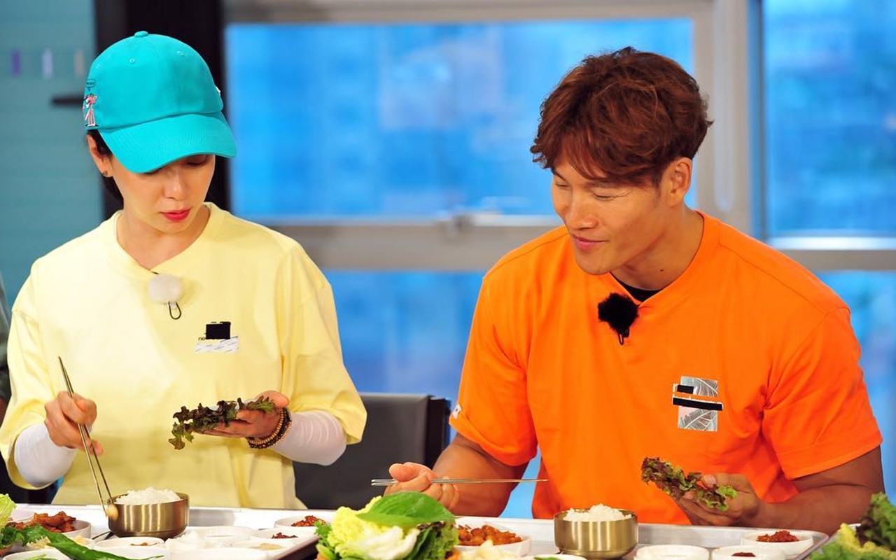 Song Ji Hyo Suapi Kim Jong Kook Pakai Mulut di 'Running Man'