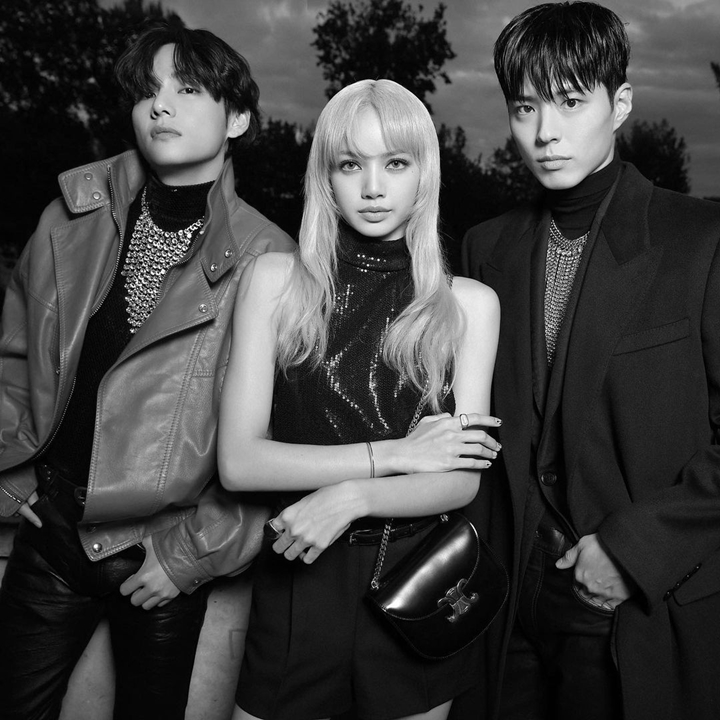 Potret V BTS, Lisa BLACKPINK dan Park Bo Gum Bak Film 1