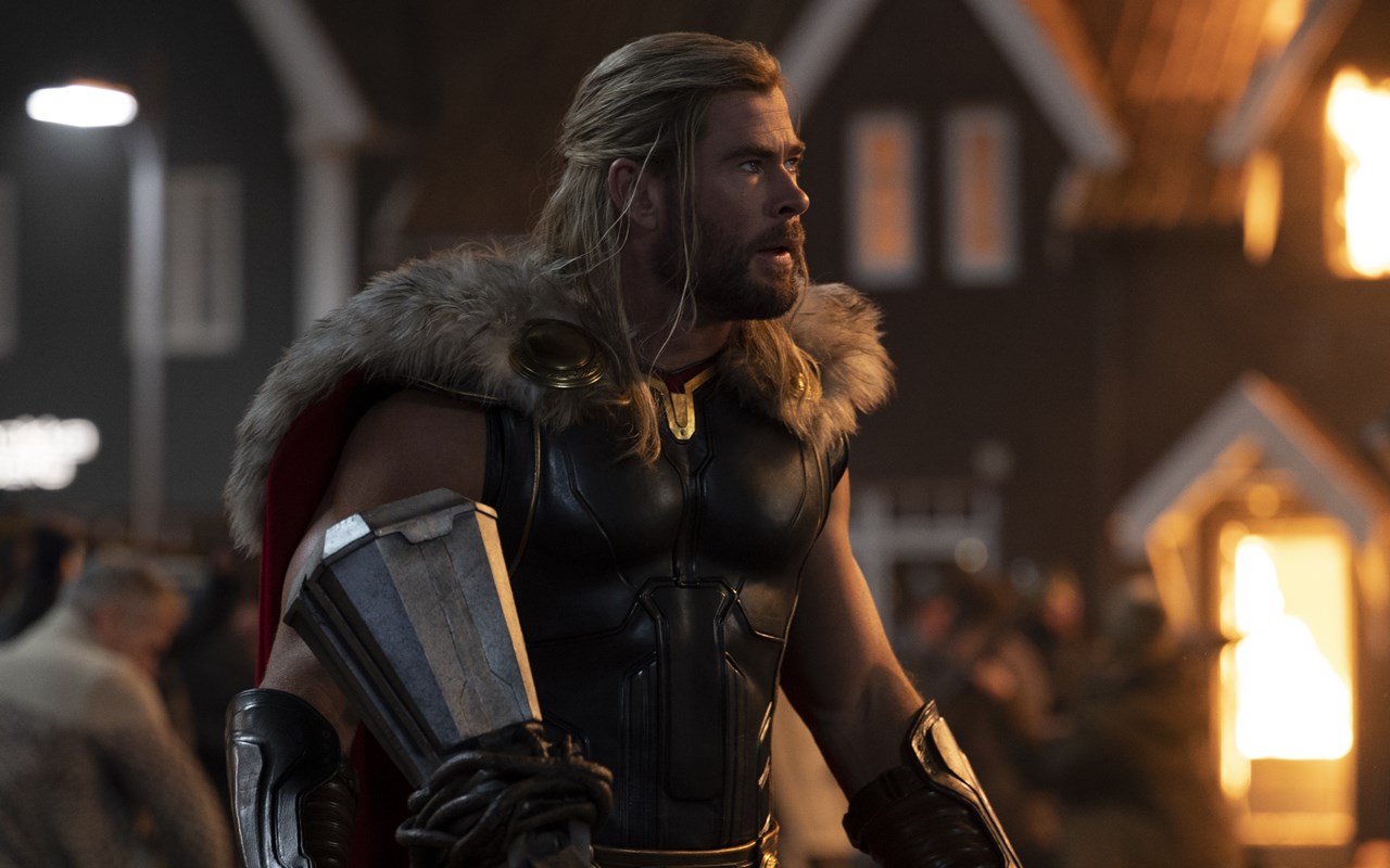 Chris Hemsworth Komentari Adegan Telanjangnya di Film 'Thor: Love And Thunder