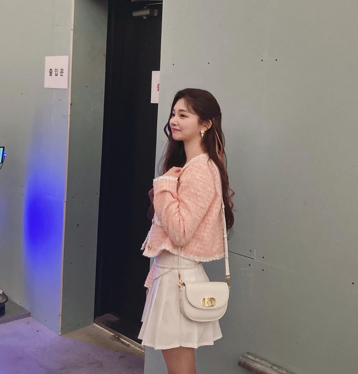 OOTD Cantik Perankan Jin Yu Na