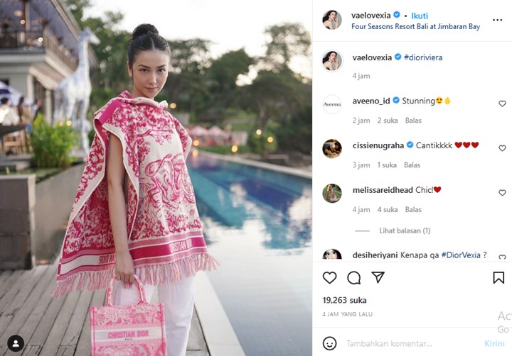 Berkelas! Velove Vexia Pakai Dior Sambil Cepol Rambut, Wajah Natural Banjir Komentar