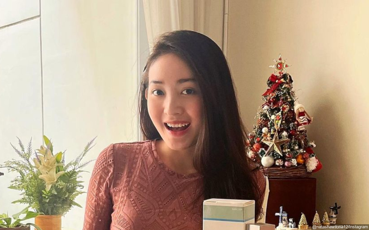 Natasha Wilona Kepergok Makan di Warung Dengan Penampilan Sederhana, Kok Malah Dibilang Kucel?